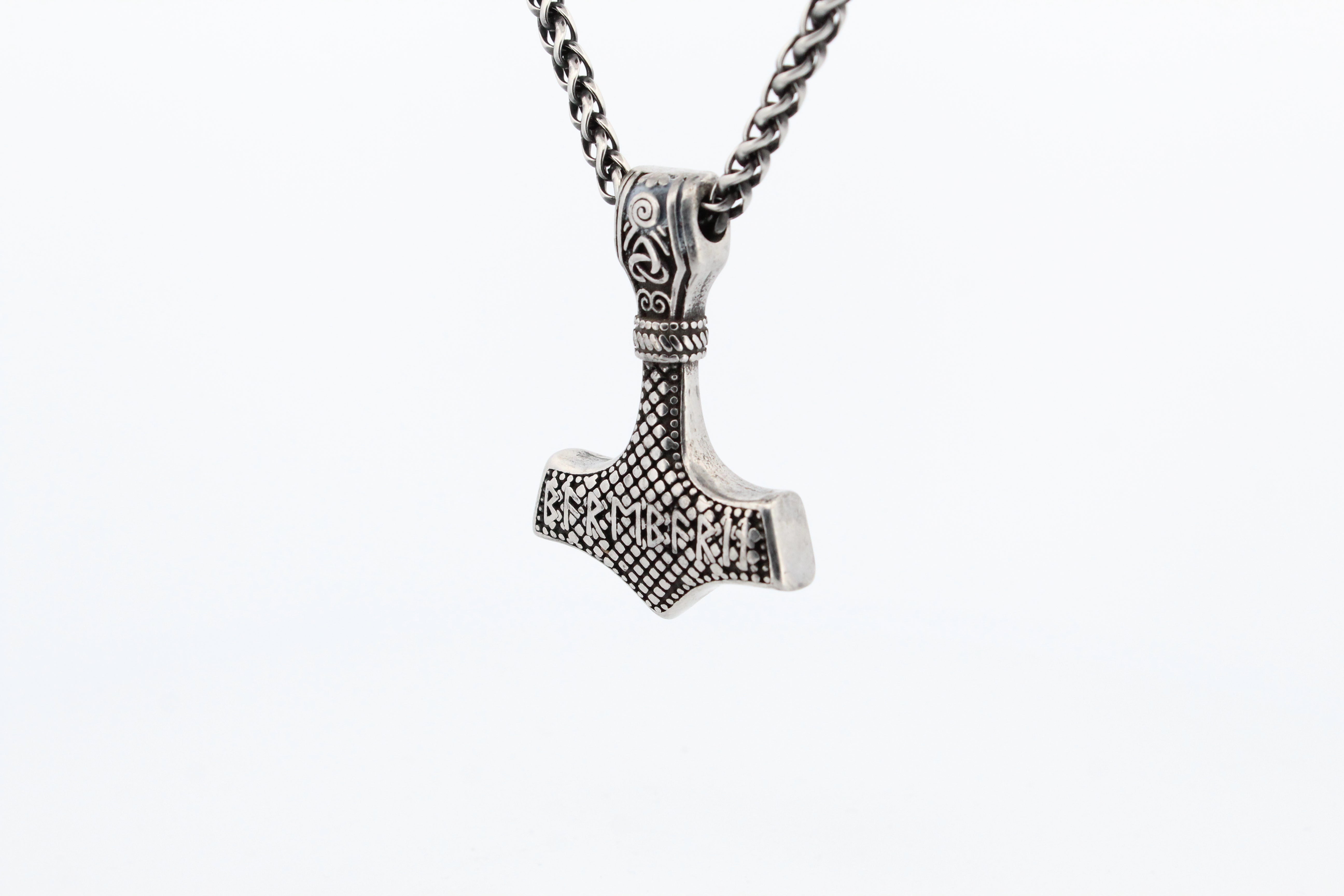 MJÖLNIR PENDANT & CHAIN